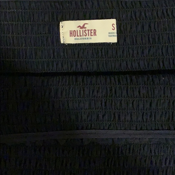 Hollister Off The Shoulder Crop Top - Picture 3 of 3